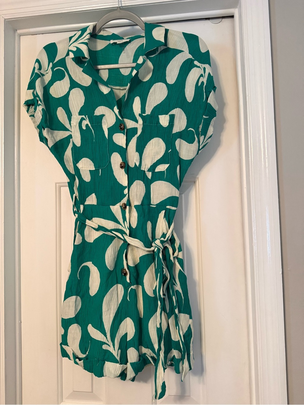 entro green and White Short Sleeve Printed romper